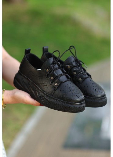 Down Siyah Cilt Bağcıklı Spor Ayakkabı