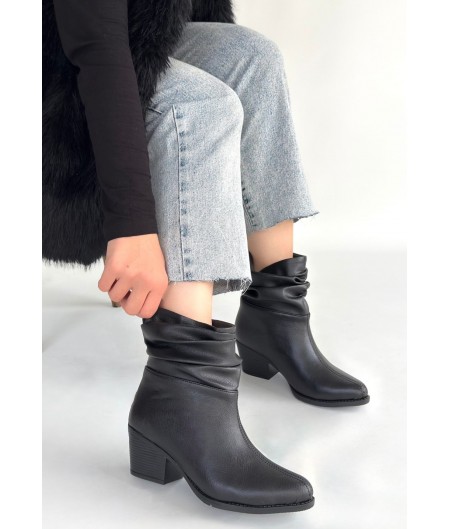 Lukana Siyah Cilt Topuklu Körüklü Bot Lukana Siyah Cilt Topuklu Körüklü Bot