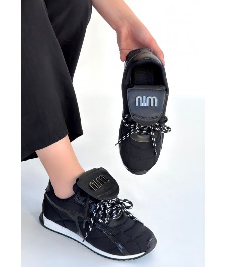 Dissa Siyah Cilt Bağcıklı Paraşüt Detaylı Spor Ayakkabı Dissa Siyah Cilt Bağcıklı Paraşüt Detaylı Spor Ayakkabı