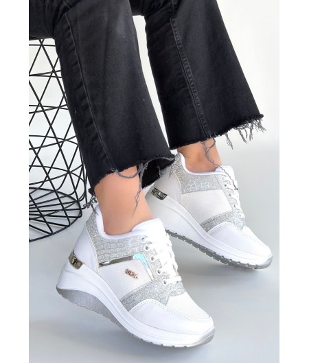 Geja Beyaz Cilt Bağcıklı Spor Ayakkabı