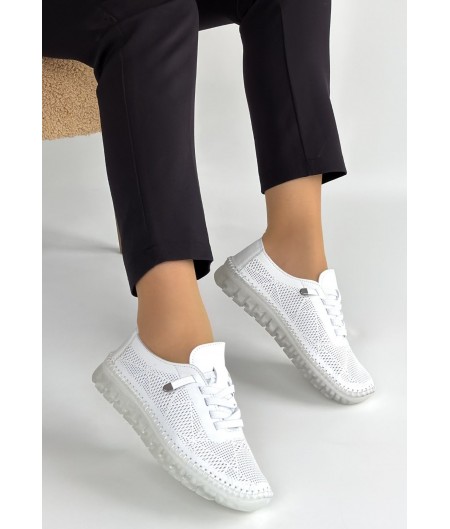 Merja Beyaz Deri Bağcıklı Spor Ayakkabı Merja Beyaz Deri Bağcıklı Spor Ayakkabı