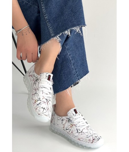 Jiten Beyaz Desenli Deri Bağcıklı Spor Ayakkabı Jiten Beyaz Desenli Deri Bağcıklı Spor Ayakkabı