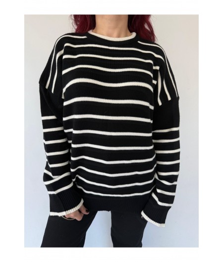 Hinta Siyah Beyaz Çizgili Kazak