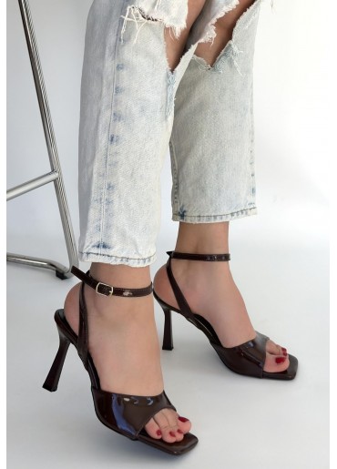 Soha Kahverengi Rugan Topuklu Bilekten Kemerli Ayakkabı