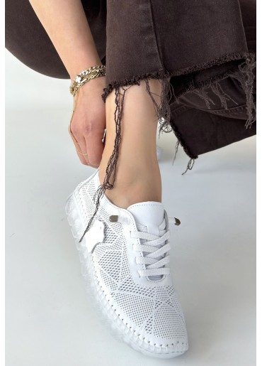 Omma Beyaz Deri Lazerli Bağcıklı Spor Ayakkabı