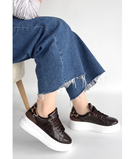 Jetan Kahverengi Rugan Bağcıklı Spor Ayakkabı Jetan Kahverengi Rugan Bağcıklı Spor Ayakkabı