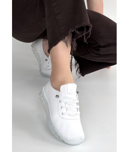 Jiten Beyaz Deri Bağcıklı Spor Ayakkabı Jiten Beyaz Deri Bağcıklı Spor Ayakkabı