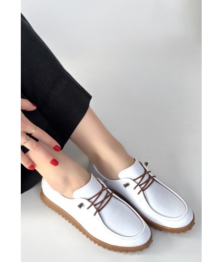 Guot Beyaz Cilt Bağcıklı Babet Ayakkabı Guot Beyaz Cilt Bağcıklı Babet Ayakkabı