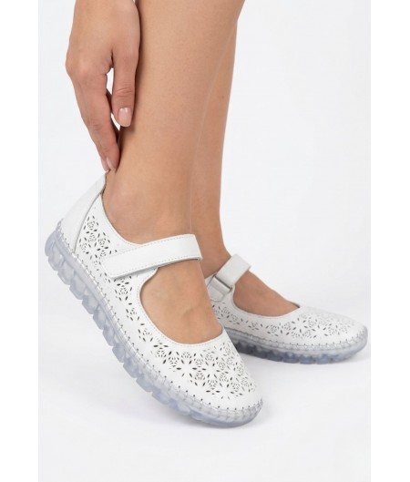 Sina Beyaz Deri Cırt Cırtlı Babet Ayakkabı