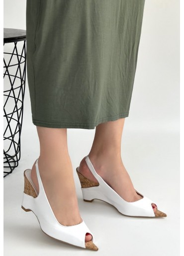 Nemba Beyaz Rugan Dolgu Topuk Ayakkabı